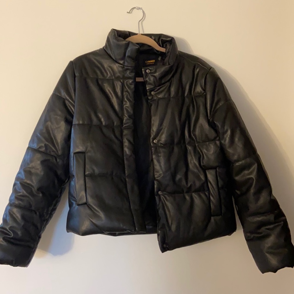 Leather puffer